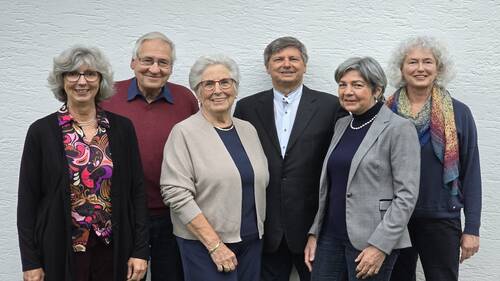 Auf dem Bild von links nach rechts: Petra Jaumann-Bader, Walter Reichel, Marlene Kujan, Rüdiger Leib, Angelika Arnold, Andrea Müller-Pfaff